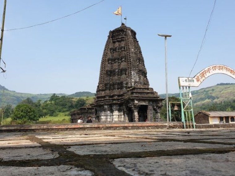 Amruteshwar Temple-1